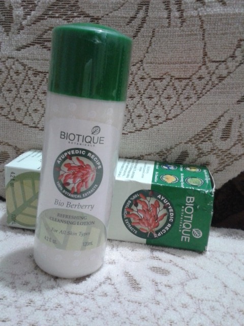 Biotique-Berberry-Cleansing-Lotion-Review