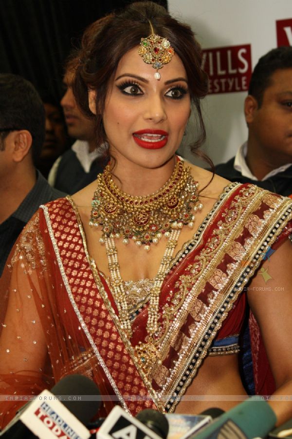 Bipasha Basu Bridal Makeup