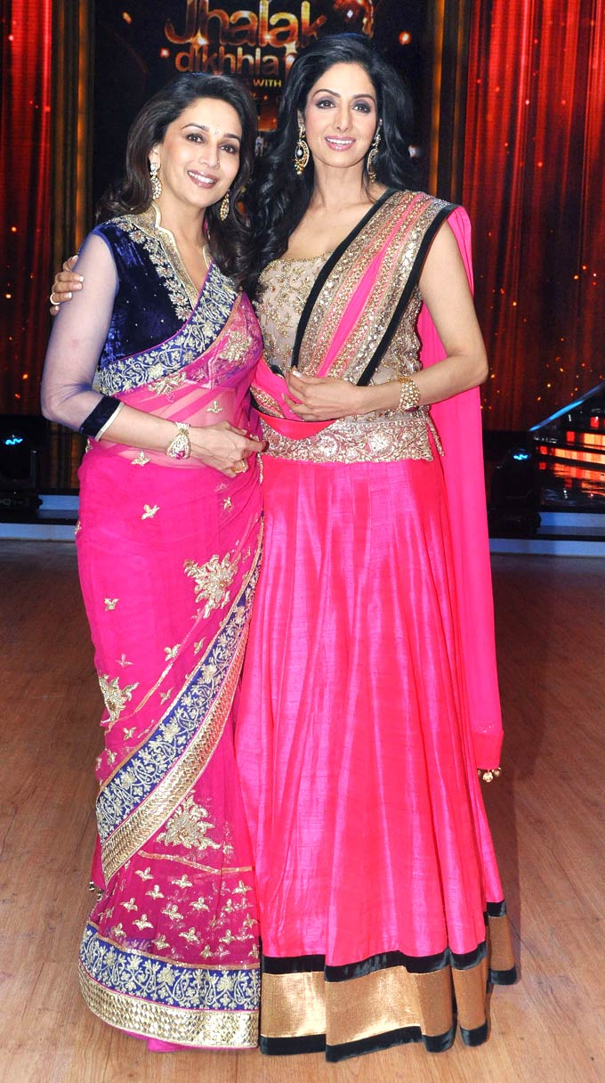 Madhuri-Sridevi-Pose-at-jhalak-finale