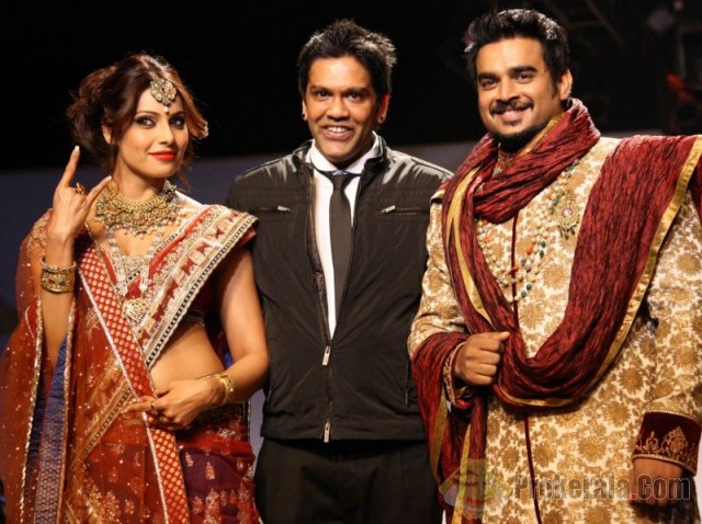 bipasha-basu-and-madhavan-Designer