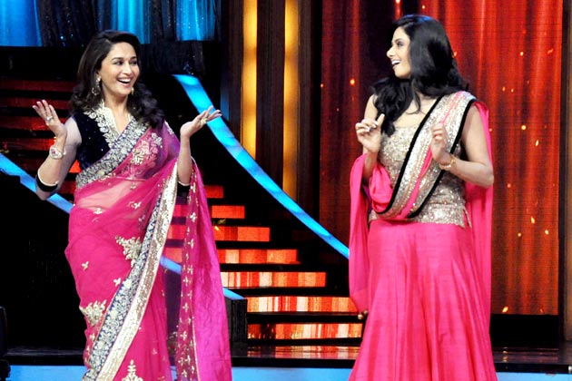 Madhuri-Sridevi-dancing-on-jhalakfinale