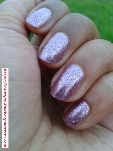 Avon-Simply-Pretty-Nail-Enamel-Pretty-Plum-Swatches