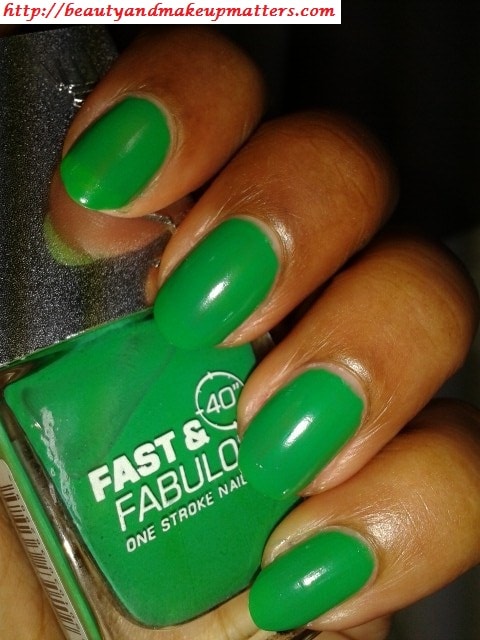 Lakme-Fast-and-Fabulous-Nail-Paint-Going-Green-NOTD