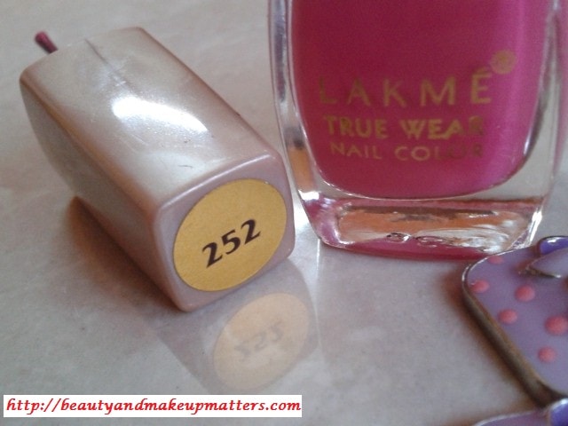 Lakme-True-Wear-Nail-Color-252-Review