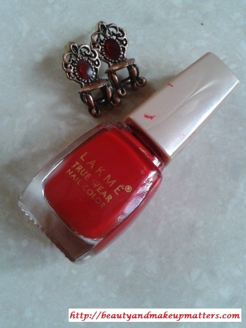 Lakme-True-Wear-Siren-Red-Nail-Paint