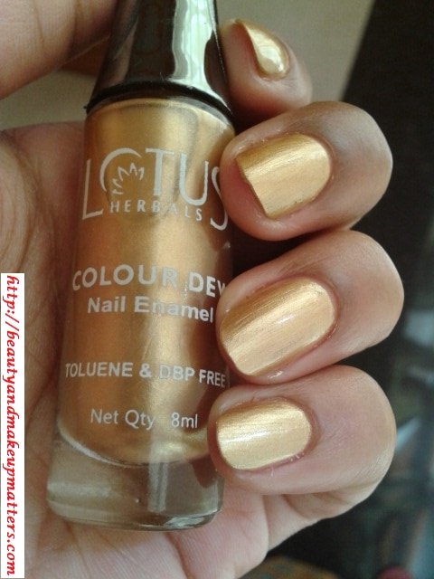 Lotus-Herbals-Color-Dew-Gold-Mist-Nail-Enamel-Nail-Swatch