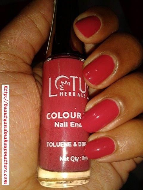 Lotus-Herbals-Color-Dew-Nail-Enamel-Rose-Petal-Review