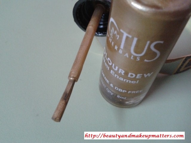 Lotus-Herbals-Nail-Enamel-Gold-Mist-Review