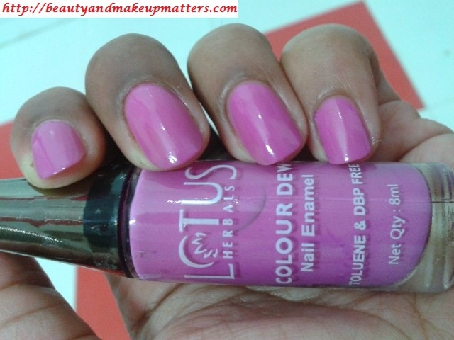 Lotus-Herbals-Nail-Enamel-Strwberry-Idea-NOTD