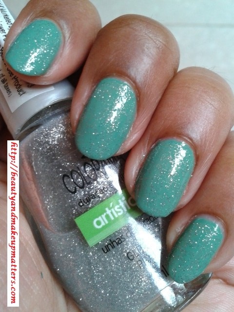 Maybelline-Coloroma-Glitter-Prata-Nail-Polish-Swatch