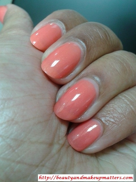 Maybelline-Coloroma-Nail-Paint-Coral-Chic-NOTD