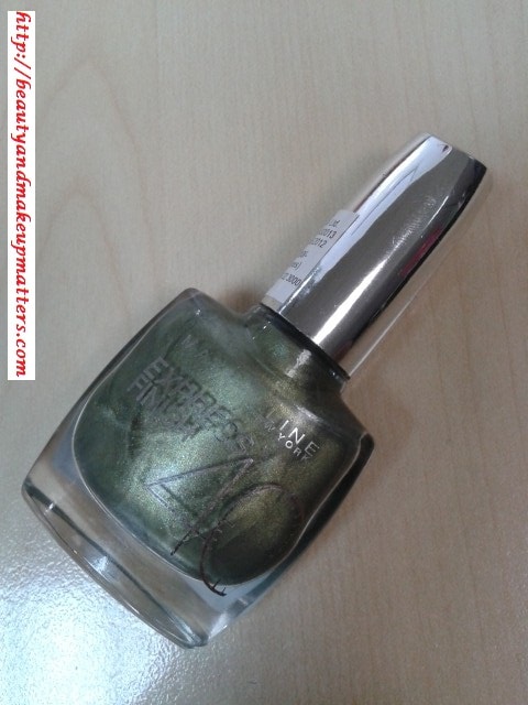 Maybelline-Express-Finish-Nail-Paint-Khakhi-Green-Review