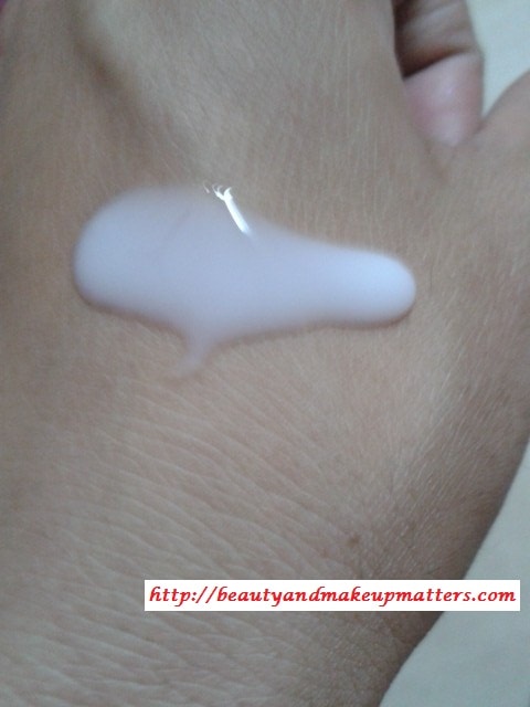 Oriflame-Optimals-Facial-Cleanser-Swatch