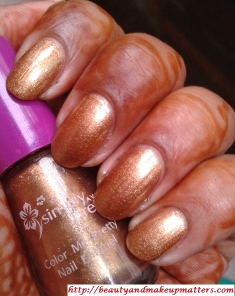 Avon-Simply-Pretty-Glitter-Gold-Nail-Polish-NOTD