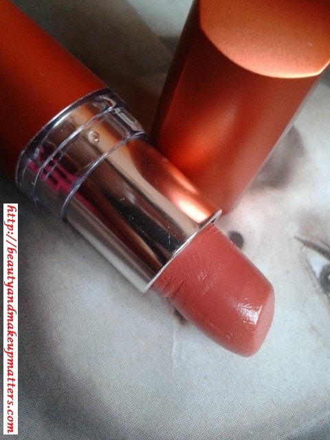 Maybelline-ColorSensational-Moisture-Extreme-Lipstick-Bronze Orange-Review