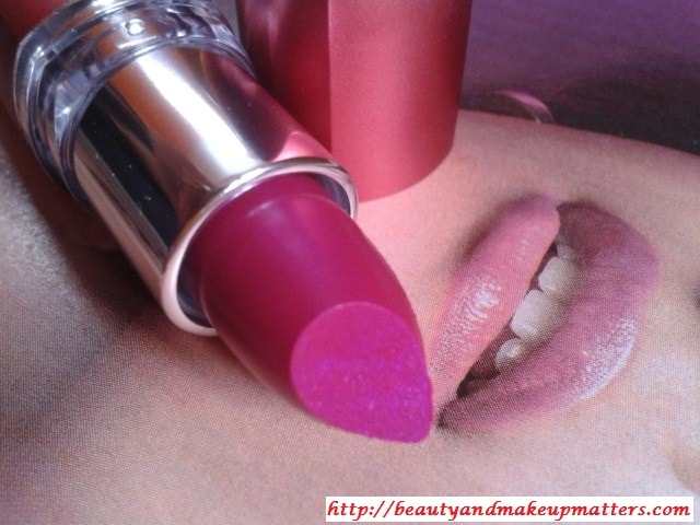 Maybelline-ColorSensational-Moisture-Extreme-Lipstick-Iced-Orchid-Review