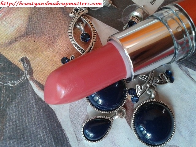 Maybelline-Moisture-Extreme-Lipstick-Coral-Pink-Review