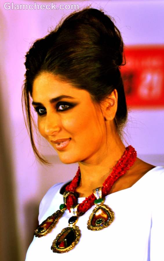 Kareena-Kapoor-heroine-look-Smokey-Black-Eyes