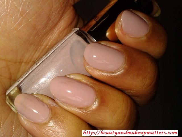 L'Oreal-Color-Riche-Nail-Paint-Beige-Countless-Nail-Swatch