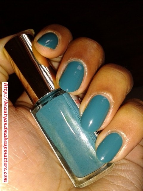 L'Oreal-Color-Riche-Nail-Paint-Blue-Reef-613-NOTD