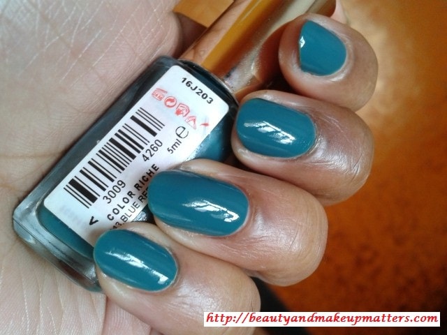 L'Oreal-Color-Riche-Nail-Paint-Blue-Reef-NOTD