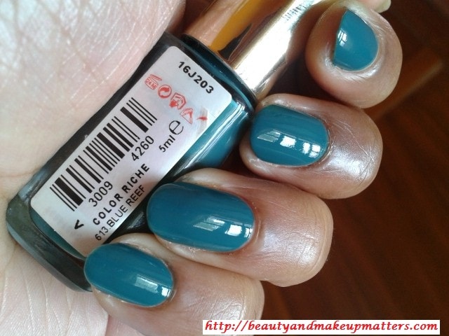 L'Oreal-Color-Riche-Nail-Paint-Blue-Reef-Nail-Swatch