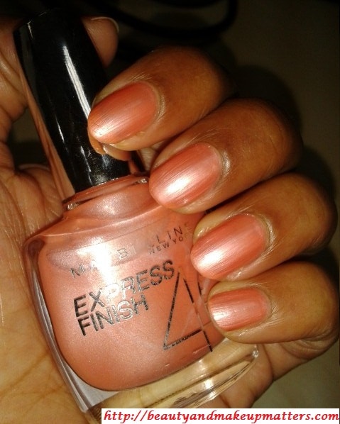 Maybelline-Express-Finish-Nail-Enamel-Pearly-Pastel-Swatch