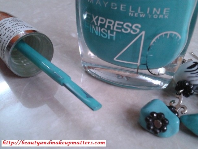 Maybelline-Express-Finish-Nail-Enamel-Turquoise-Lagoon-Review