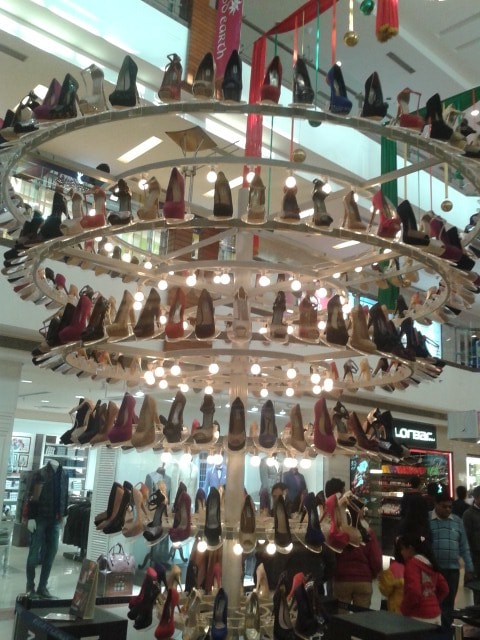 Steve-Madden-chandelier-of-Shoes