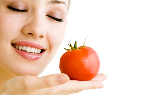 Tomato-Face-Pack-For-Skin-Rejuvenation