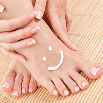 SkinCareTips-ForWintersDryness-FootCare