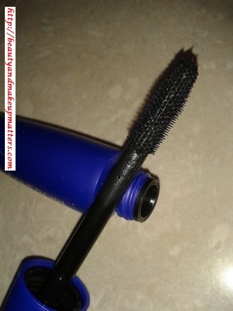 Cover-Girl-Lash-Blast-Fusion-Very-Black-Mascara-Review