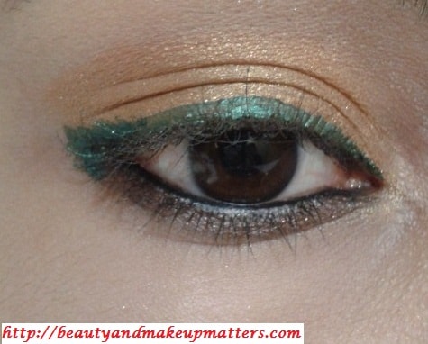 Golden-EyeShadow-With-ForestGreen