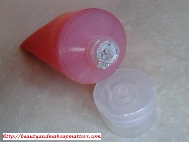 Jooves-Strawberry-Face-Wash-Sheer-Moisture-Review