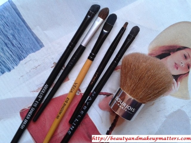 How-To-Clean-Makeup-Brushes-Step1