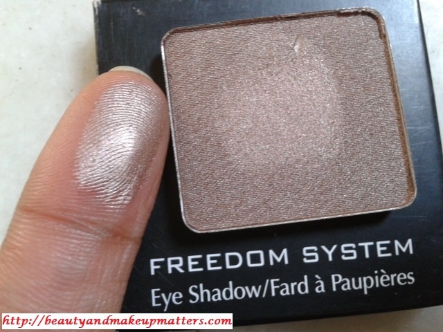 Inglot-Freedom-System-Eye-Shadow-402-Pearl-Swatch