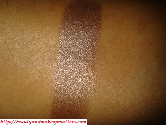 Inglot-Freedom-System-Eye-Shadow-402-Pearl-SwatchWithFlash