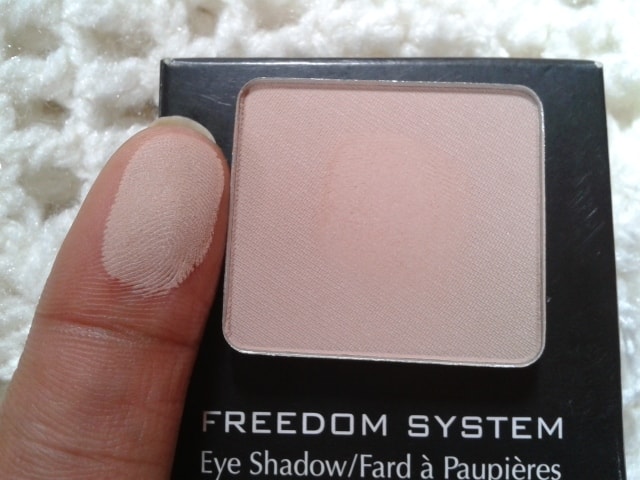 Inglot-Freedom-System-Eye-Shadow-390-Matte-Swatch