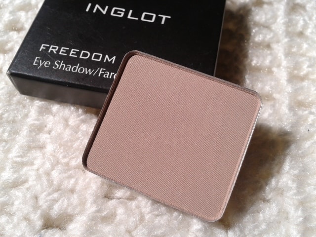 Inglot-Freedom-System-EyeShadow-390-Matte-Review