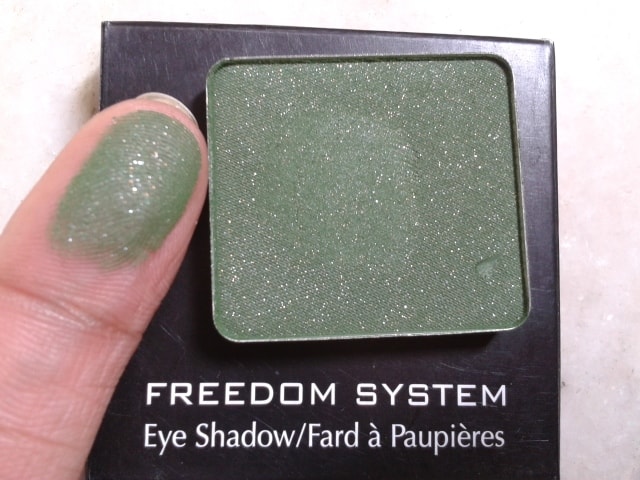 Inglot-Freedom-System-EyeShadow-57-AMC-Swatch