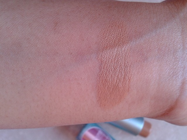 Maybelline ClearGlow Shine-free Clear Stick-Fawn Swatch1
