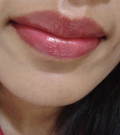 Revlon Just Bitten Kissable Balm Stain Smitten LOTD2