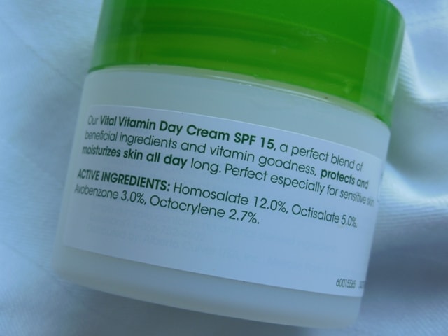 Simple Vital Vitamin Day Cream Claims