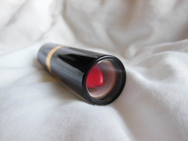 Revlon Super Lustrous Lipstick Love That Red Review
