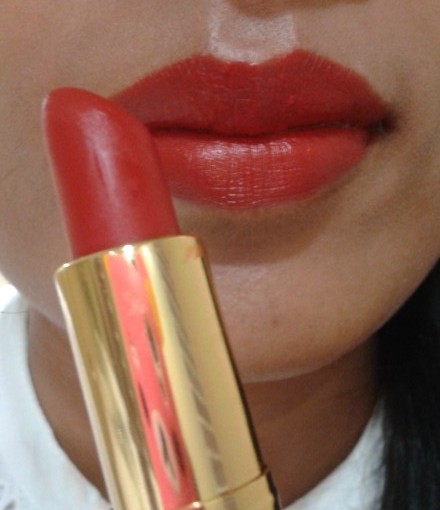 Revlon Super Lustrous Matte Really Red LOTD2