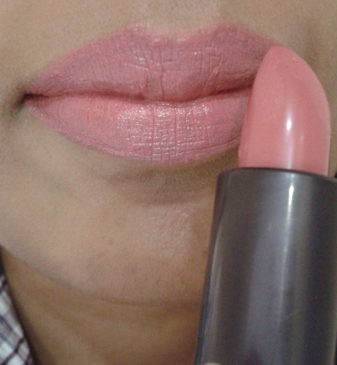 CoverGirl Lip Perfection-Heavenly Lipstick LOTD