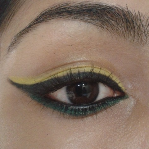 Dual Colored Winged Eye Liner Look