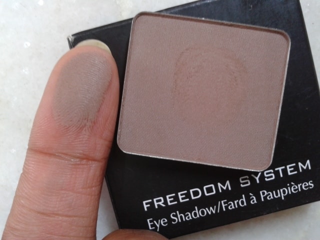 Inglot-Freedom-System-Eye-Shadow-360-Matte-Swatch