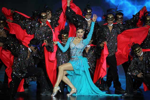 Jacqueline Fernandez Dance Performance @ IIFA Awards 2013, Macau
