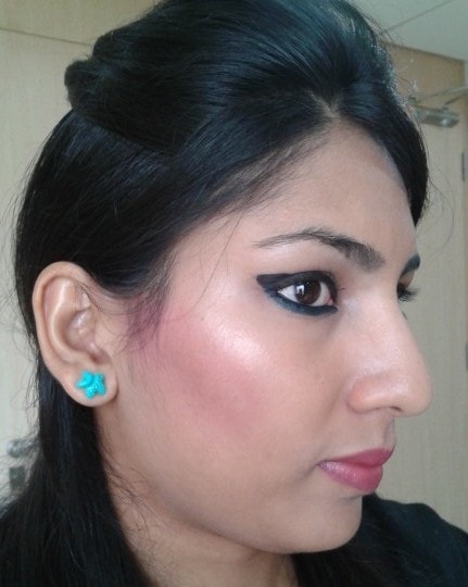 Revlon Cream Blush Berry Flirtatious Look